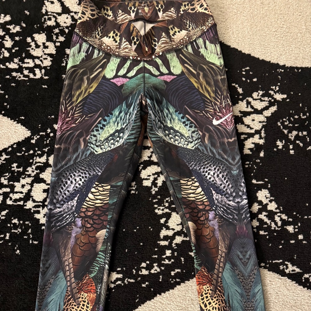 Nike Dri-Fit Feather Leggings Size L